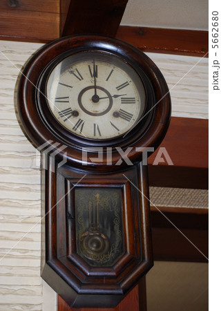 アンティークな柱時計 アンティークな柱時計 5662680