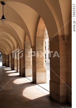 Elegant Gallery At Noon 5662917