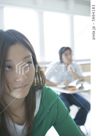 教室の授業風景 5664183