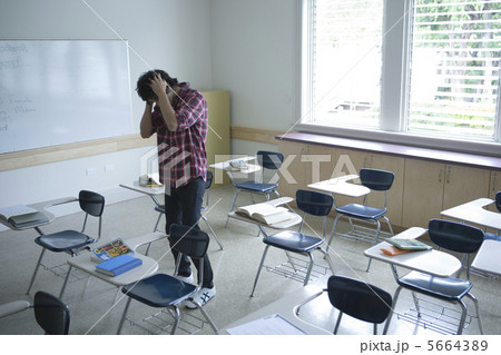 大学生のポートレート 5664389