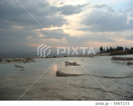 夕暮れのパムッカレ　トルコ 5665155