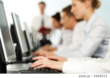 Working people 5668033