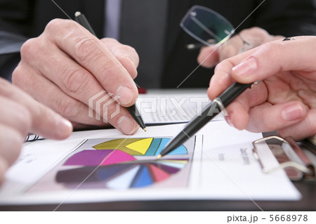 Working moment 5668978