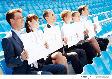 Row of fans 5669088