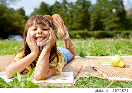 Funny girl 5670871