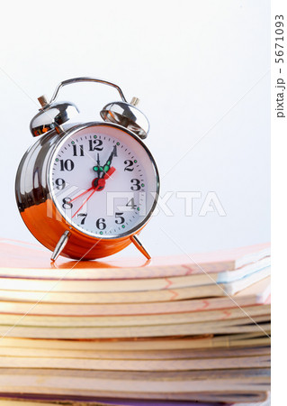 Clock and copybooks 5671093