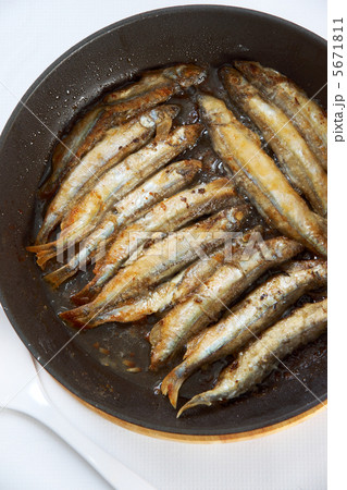 Fried fishes 5671811