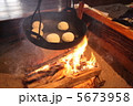 信州の囲炉裏 5673958