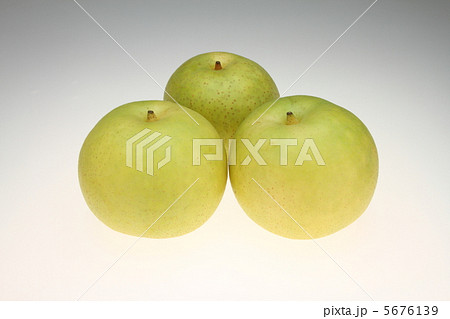 5676139