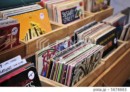 昔ながらのスタイル LAのレコードショップ 昔ながらのスタイル LAのレコードショップ 5678663