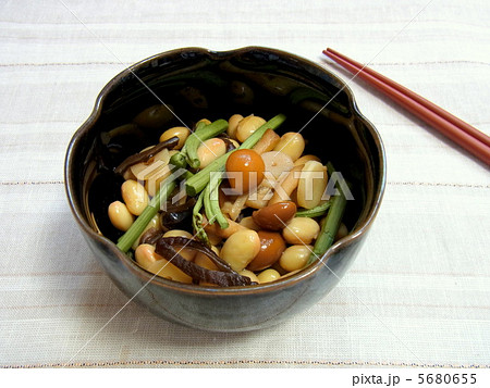 大豆と山菜の煮物 5680655