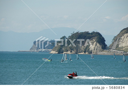 湘南海岸ウインドスポーツと江ノ島 5680834