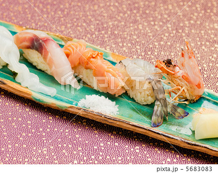 寿司　握り鮨　鮨盛り合わせ 5683083