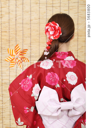 浴衣の女性 5683800