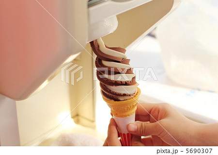 ソフトクリーム 5690307