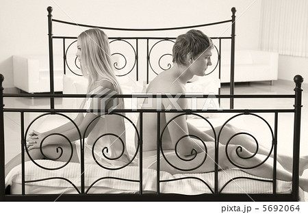 Sad couple Sad couple 5692064