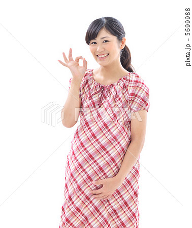 若い女性白バック 若い女性白バック 5699988