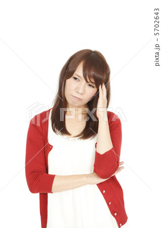 考え込む女性 考え込む女性 5702643
