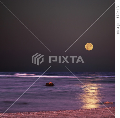 Moonlight 5704131