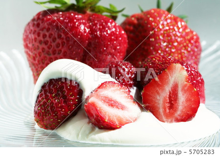Strawberry Strawberry 5705283