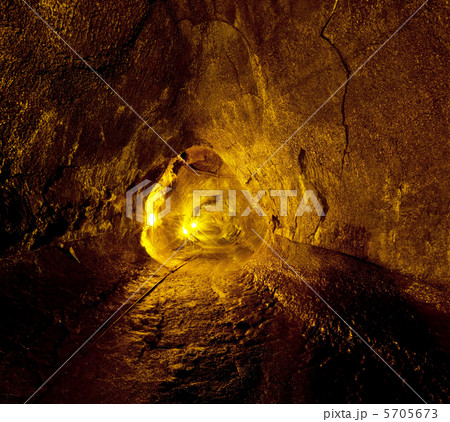 Lava tube 5705673