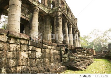 Angkor ruins 5705920