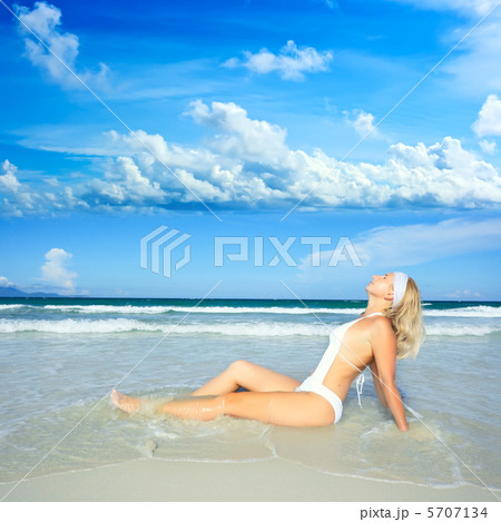 Beach bikini 5707134