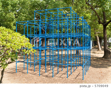 公園のジャングルジム 公園のジャングルジム 5709049