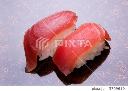 にぎり寿司　マグロ 5709619