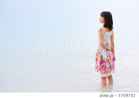 女性・海 5709702