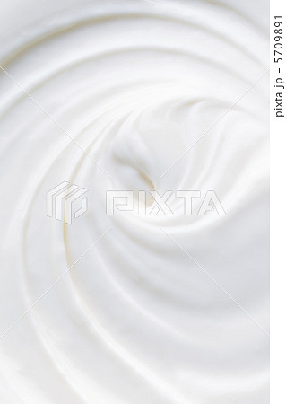 クリーム 5709891