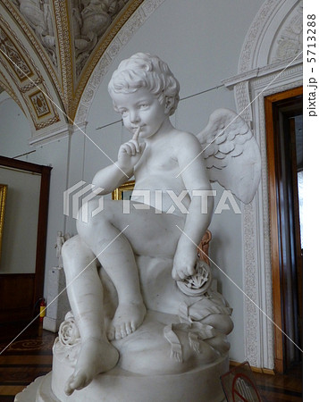 エルミタージュ美術館の天使像(ロシア：サンクトペテルブルク)の写真