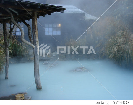 鶴の湯温泉　混浴露天風呂 5716833