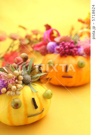 秋イメージ　かぼちゃ 5718624