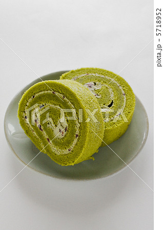 抹茶ロールケーキ 5718952