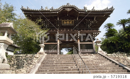 西国三十三箇所・三番札所・粉河寺の中門 5719318