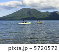 支笏湖でカヤック 5720572