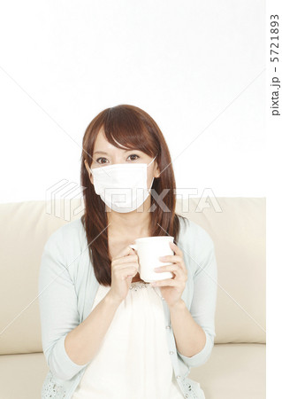 風邪の女性 5721893