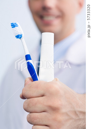 Brush and toothpaste Brush and toothpaste 5733320