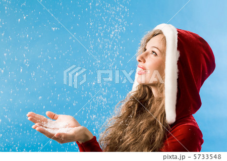 Enjoying snowfall Enjoying snowfall 5733548