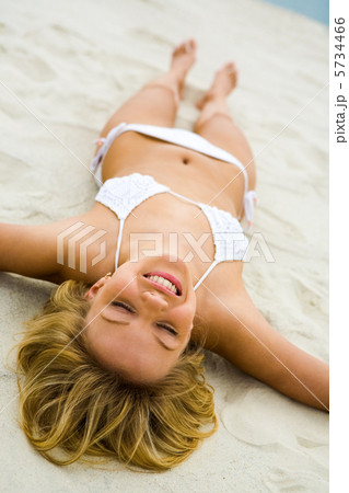 Sunbathing Sunbathing 5734466
