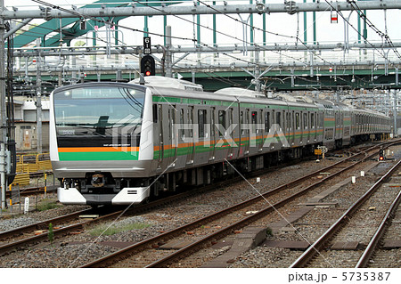 JR E233系電車　高崎線 5735387