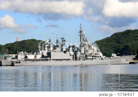 護衛艦やまぎりの入港風景 護衛艦やまぎりの入港風景 5736937
