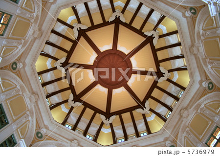 歴史的建造物復元の東京駅丸の内駅舎を訪れて 5736979