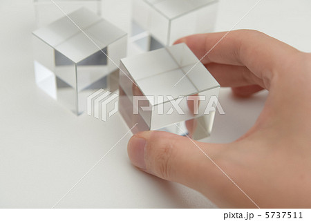 ガラスの立方体の写真素材