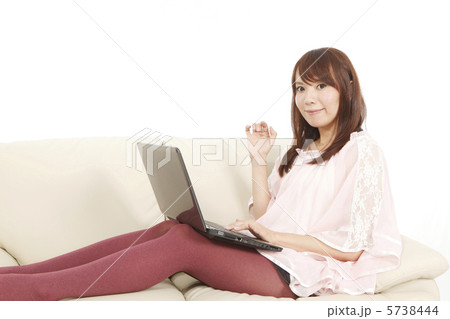 ネットする女性 ネットする女性 5738444