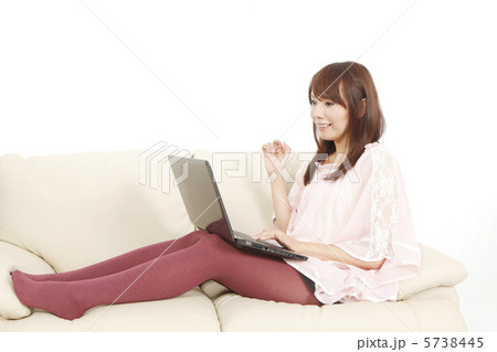 ネットする女性 ネットする女性 5738445