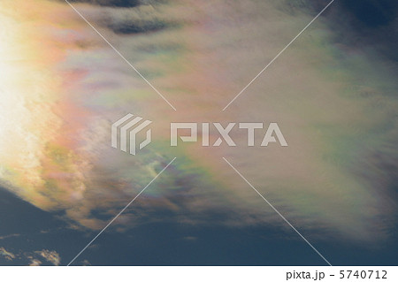 彩雲と波状雲のコラボ 5740712