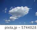 雲 5744028
