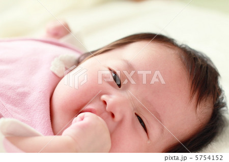 3カ月の赤ちゃん アップ 3 3カ月の赤ちゃん アップ 3 5754152